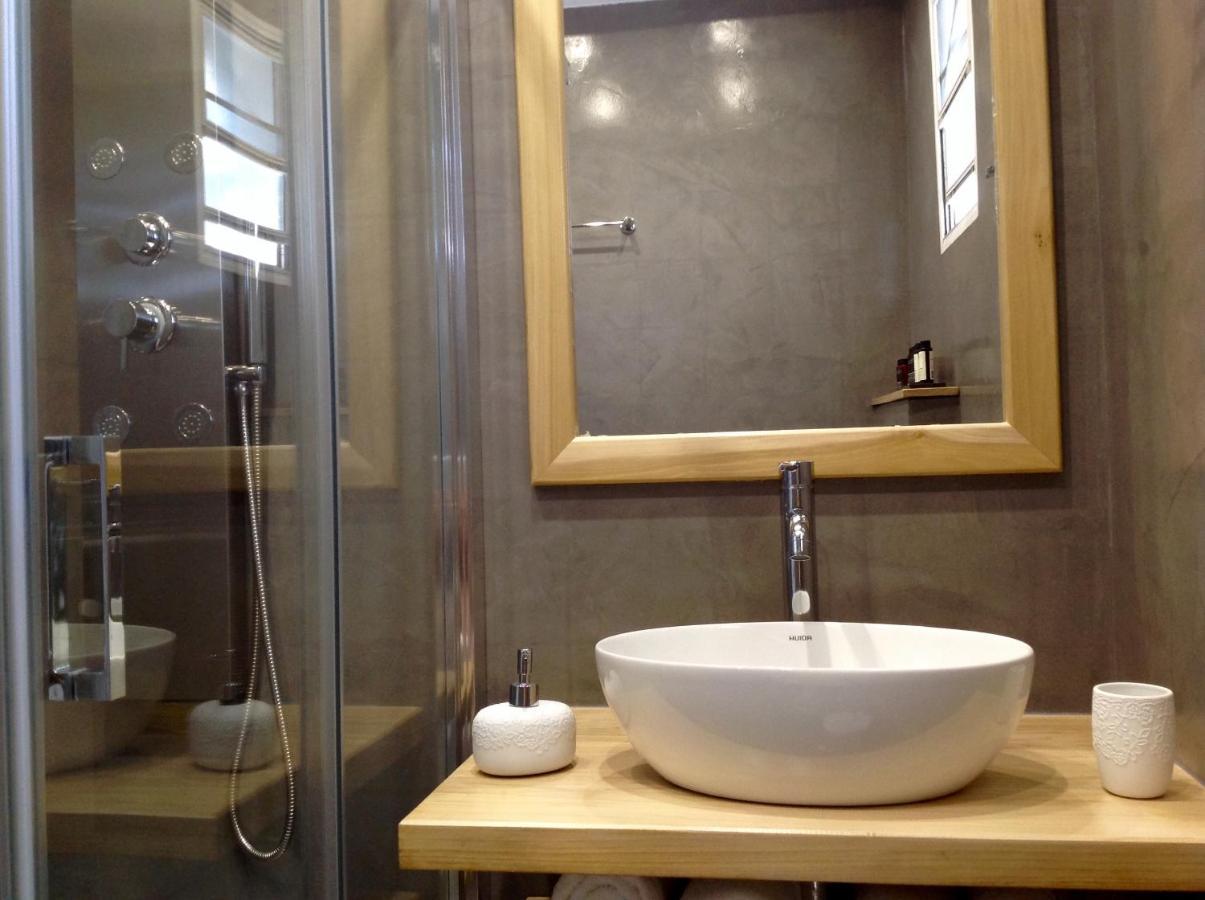 Anita Rooms & Suites Milos Adamantas  Bagian luar foto