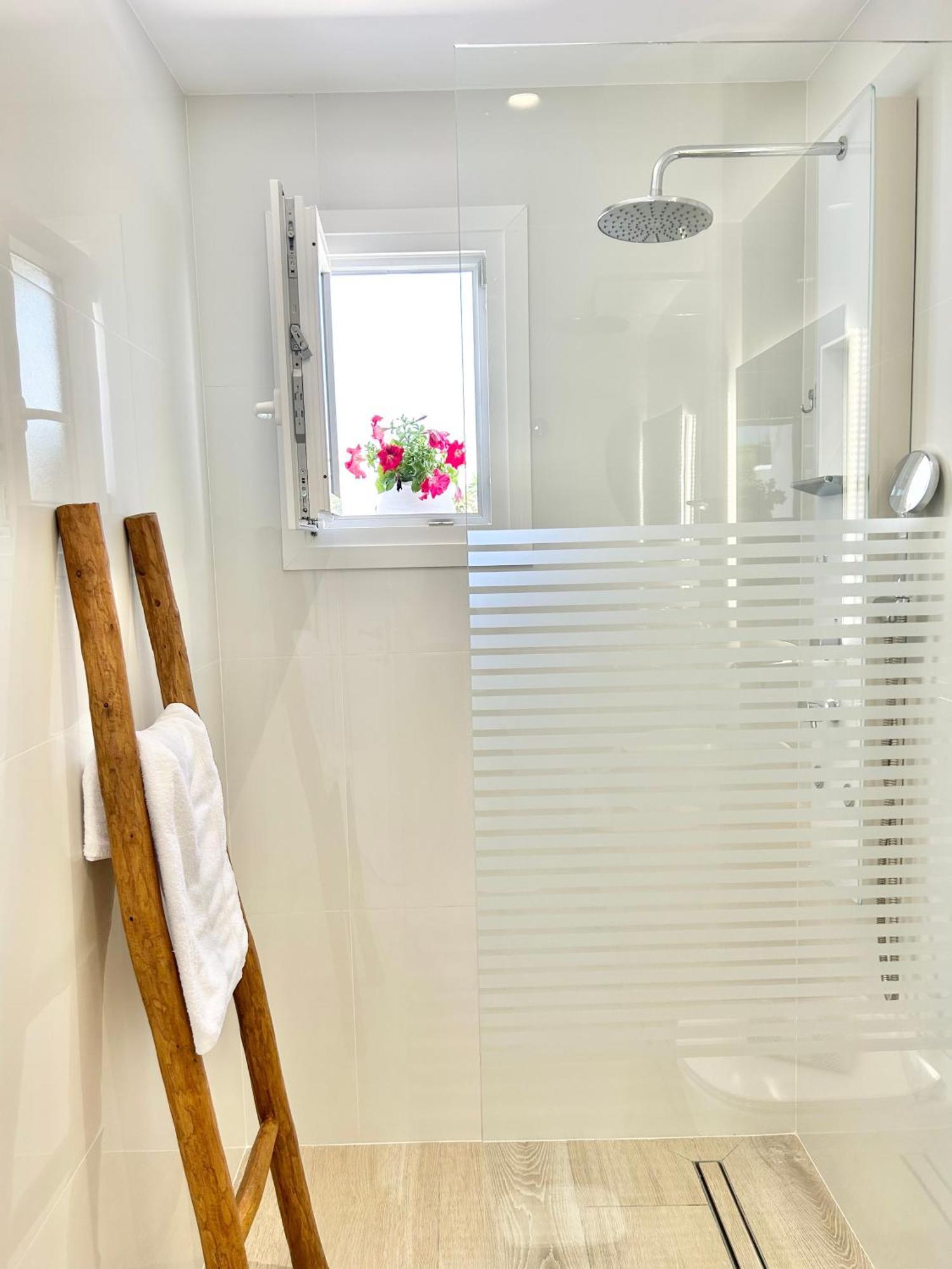 Anita Rooms & Suites Milos Adamantas  Bagian luar foto