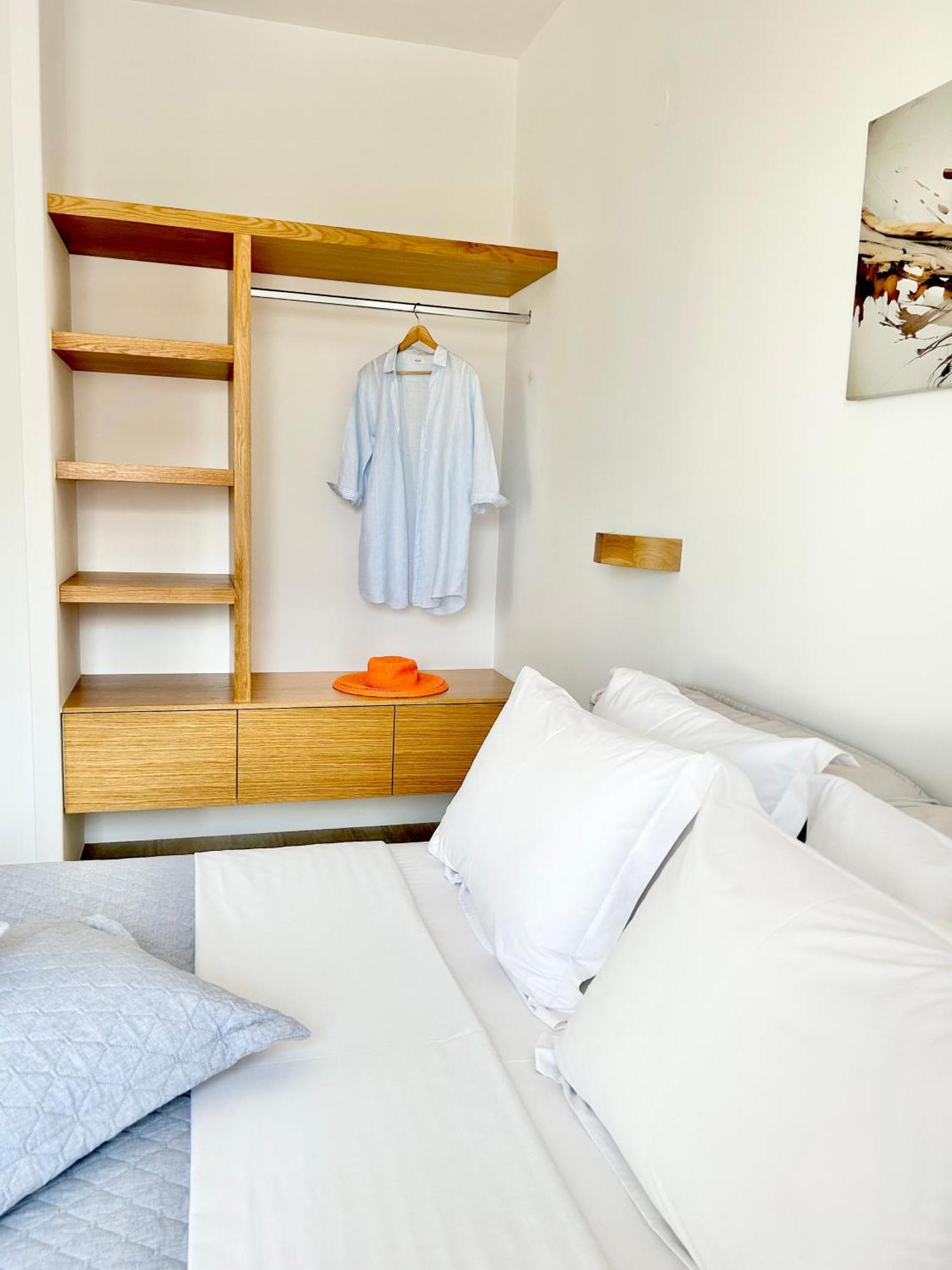 Anita Rooms & Suites Milos Adamantas  Bagian luar foto
