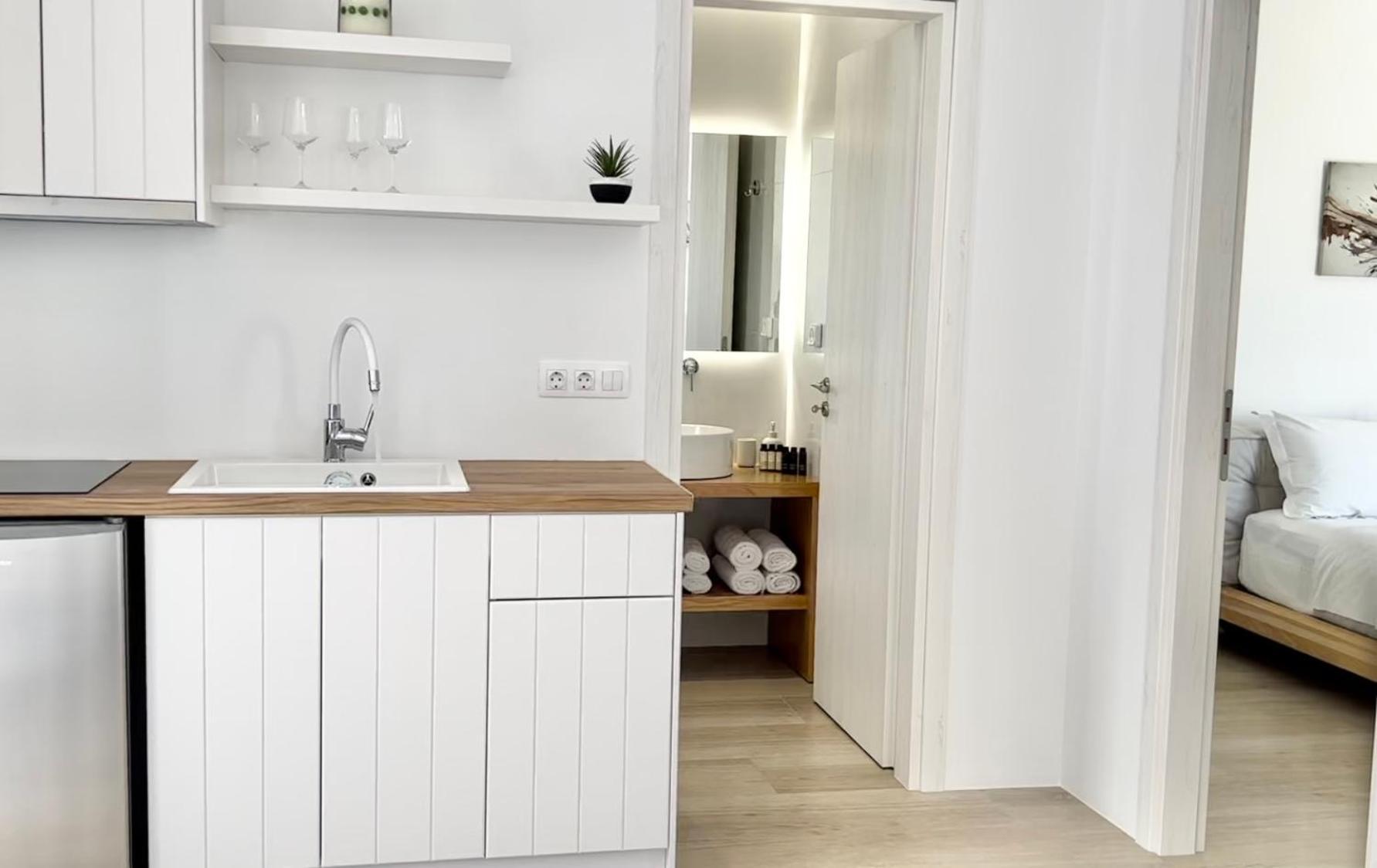 Anita Rooms & Suites Milos Adamantas  Bagian luar foto