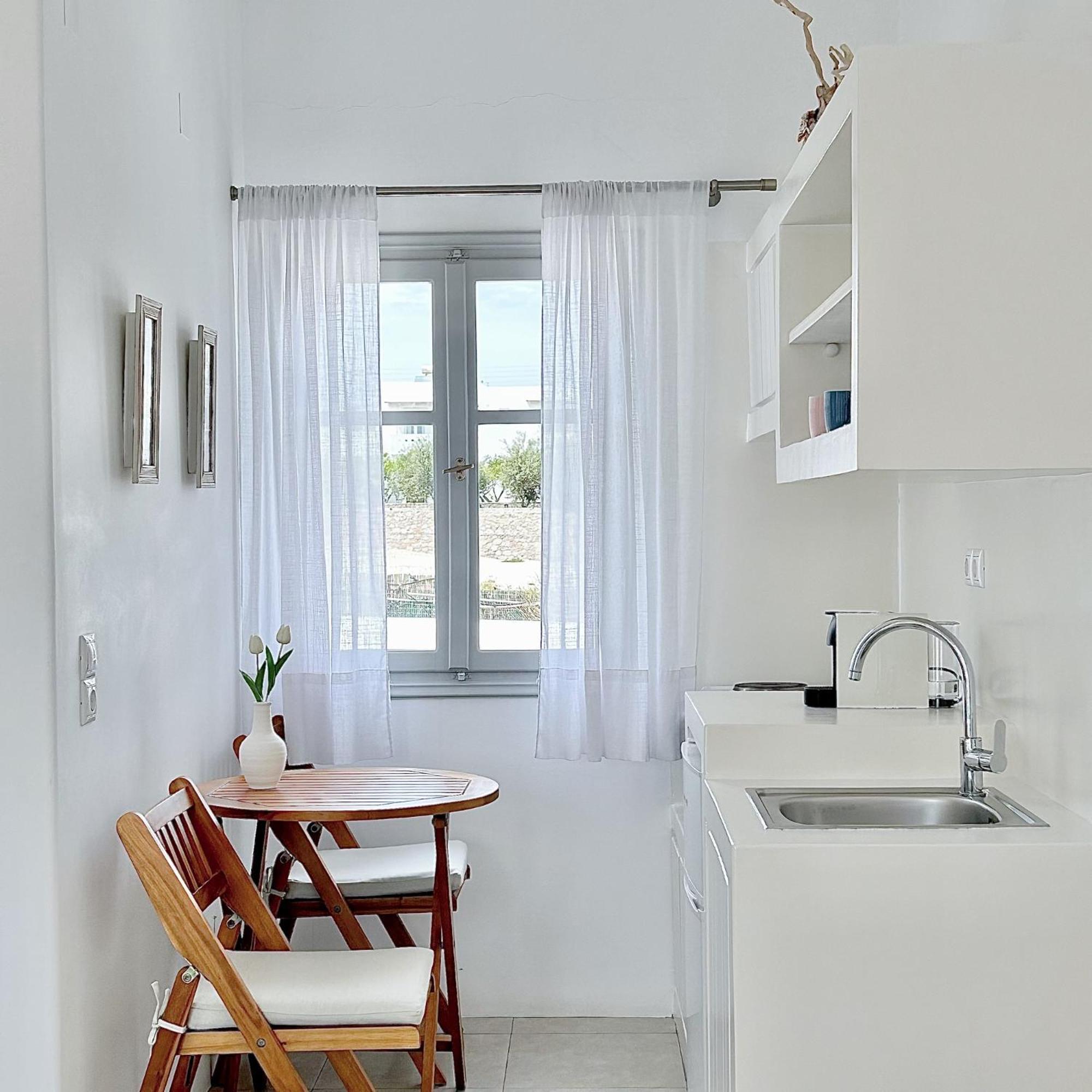 Anita Rooms & Suites Milos Adamantas  Bagian luar foto