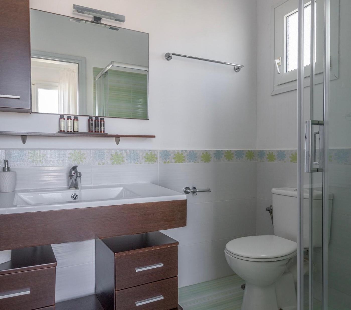 Anita Rooms & Suites Milos Adamantas  Bagian luar foto